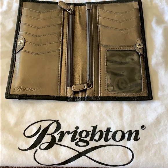 Brighton Wallet - Picture 2 of 3